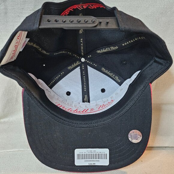 Toronto FC Mitchell & Ness Skyline Snapback Hat - Picture 5 of 8